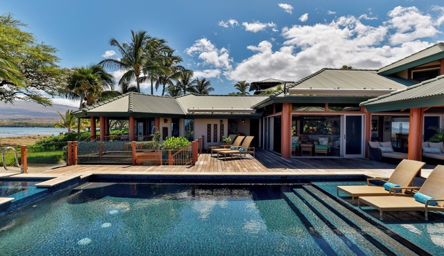 Beach Front w/heated salt water pool and hot tub