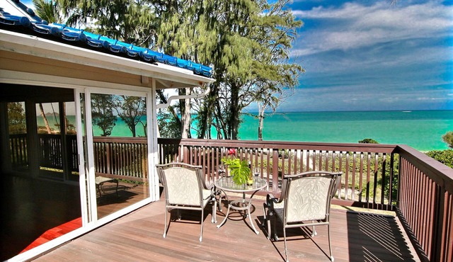 BEACHFRONT with Hot Tub! White Sand Beach with Sandy Bottom Bay Sleeps 8-18