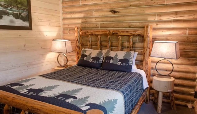 Bear Paw Room @ Alaska Knotty Pine B&B ~ Pool Table