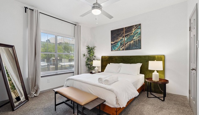 Beautiful 1BR Next to The Domain f6k2