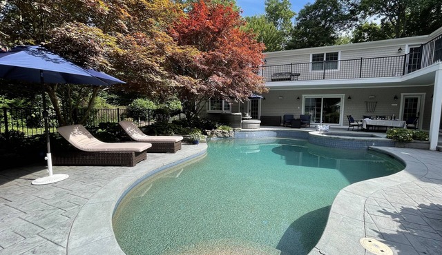Beautiful Bristol Home across from Blithwolde Mansion