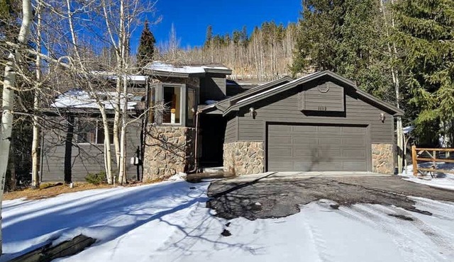 Beautiful Vacation Rental with Creek Running Through the Property for a Relaxing Getaway in Nature in Breckenridge, Colorado