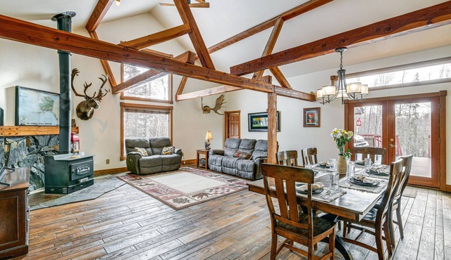 Beautiful Wasilla Home Rental w/ Deck & Gas Grill!