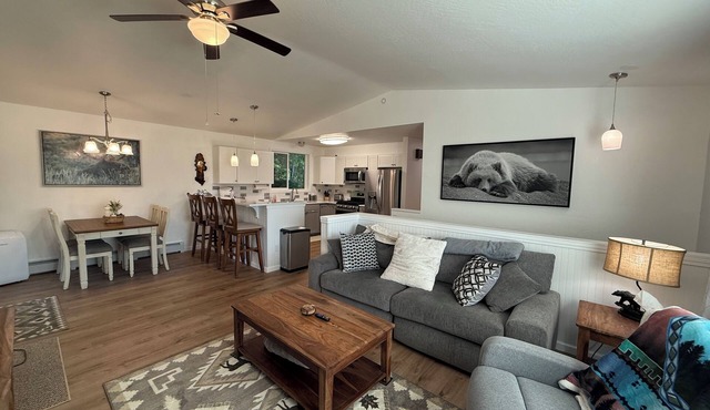 Beautifully Renovated Family Haven - Spacious, Stylish & Ready to Welcome You!
