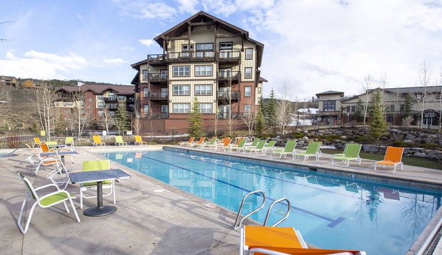 Bike-In/Bike-Out Top Floor with Views and Amenities- Heated Parking Garage