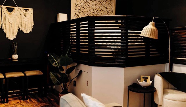 Boho loft studio in downtown Wilmington beach gear provided pet friendly