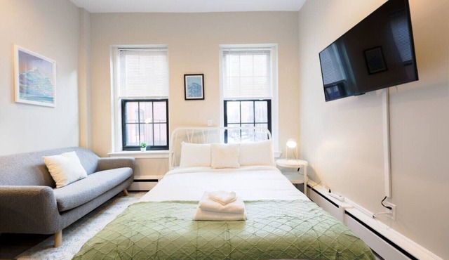 Bright Modern Studio in South End