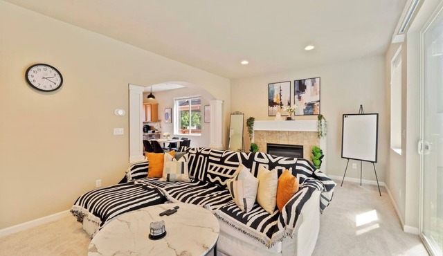 Bright Seattle Getaway | Close to Airport & Alki