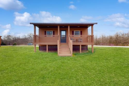 Cabin 2: Lakeside in Murphysboro in Etherton