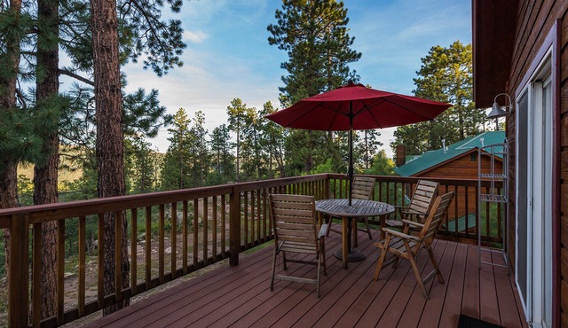 Cabin with fantastic views on 8 acres - 20 Min to historic downtown Durango