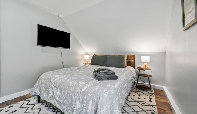 Cabot Modern Pet Friendly Apt 2nd Floor Studio