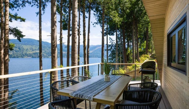 Casa Las Nubes NEW! Whatcom Lakefront Cabin/HotTub