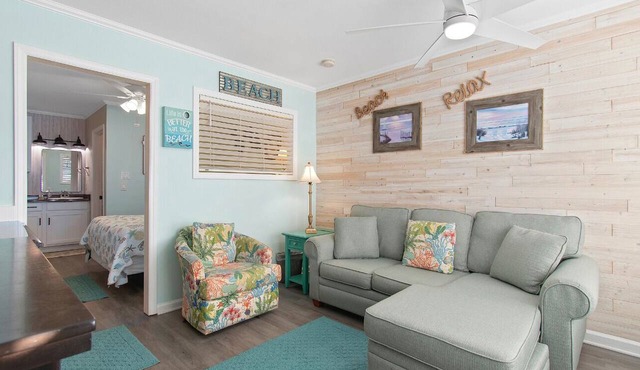 Causeway Inn- 2nd Floor, "Close to it ALL"!