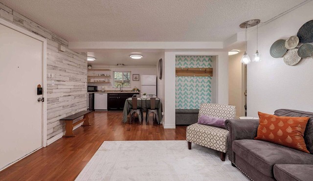 Central 2BR Anchorage Adventure Hub