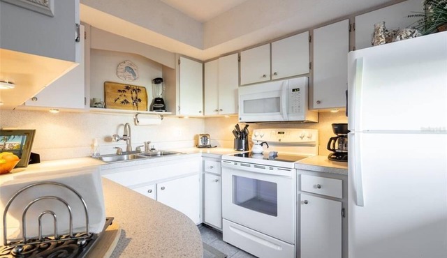 Charming 2 BDR /2 BATH Condo