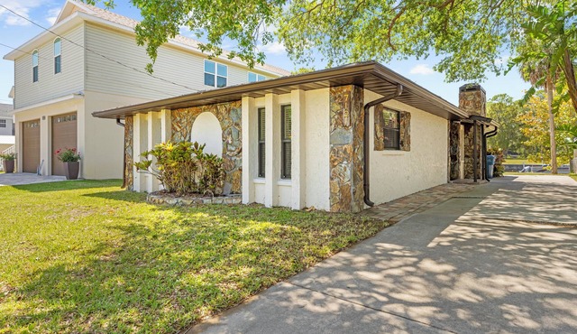 Charming 2-bedroom house in superb weeki wachee with WiFi, AC