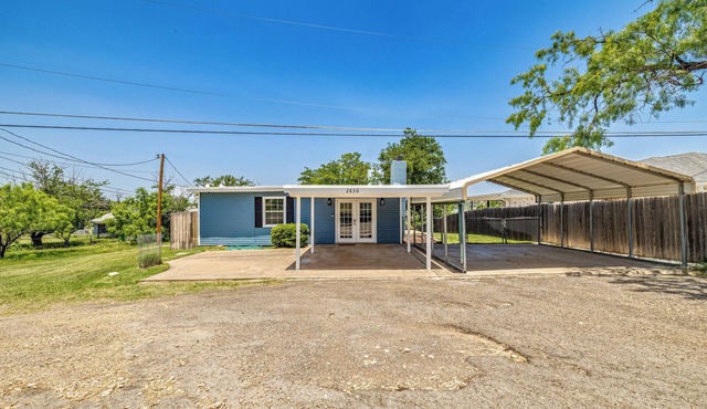 Charming 2bdr/2bath lake house with AC in San Angelo