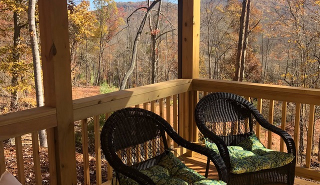 Charming 3-bedroom cabin with AC and WiFi