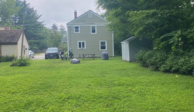 Charming 3-bedroom house in Downtown North Conway, Pet Friendly