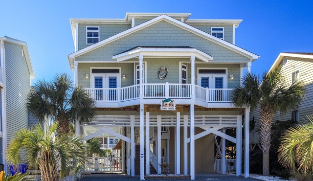 Charming Canal Home w/Private Heated Pool! 4BD/4.5BA!