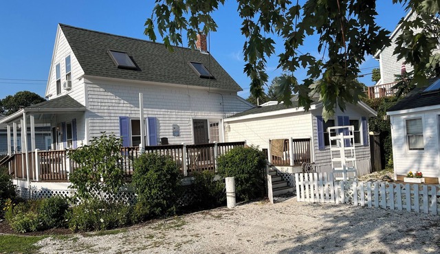 Charming Cape Cod Cottage in Onset Village