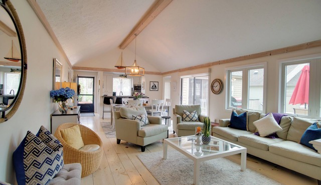Charming Cape Cod Home w/Patio, 2 Mi to Beach!