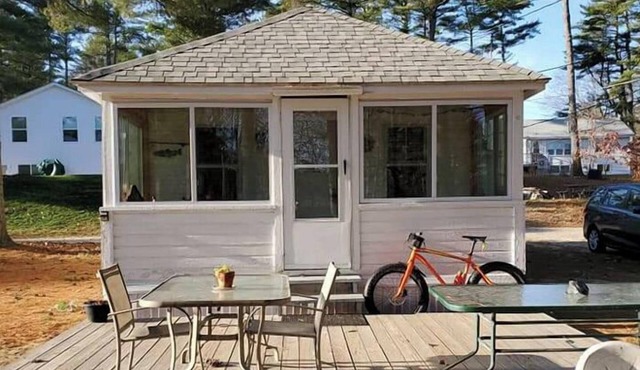 Charming Cottage w/Water Access on Crescent Lake - Perfect Couple’s Getaway!