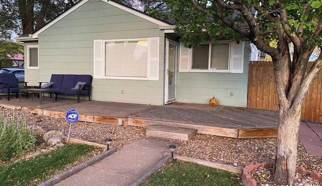 Charming, Dog Friendly Home Close to Downtown!