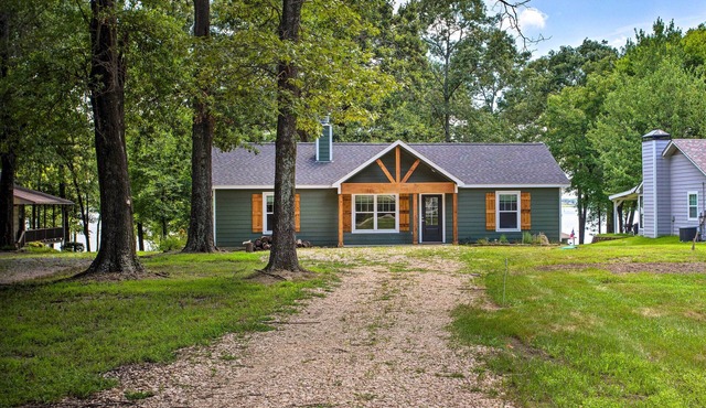 Charming Lake Fork Cottage w/Screened-In Porch!