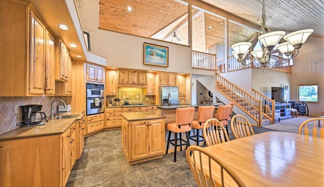 Charming, Spacious & Pet-Friendly Buena Vista Home