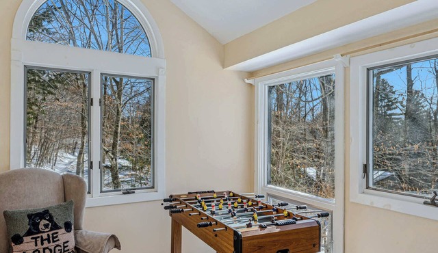Chittenden Chalet with Pool, Golf & Club Access
