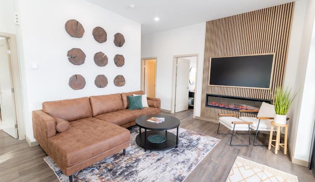 Colony Suites