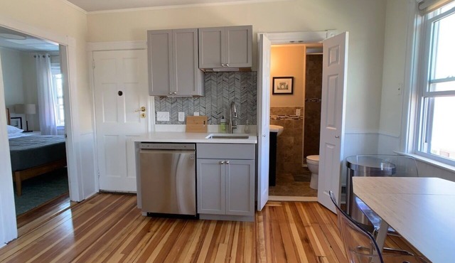 Combined first and second floor - Anthony St