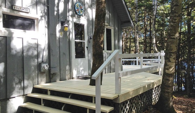 Comfy Cabin on the Lake