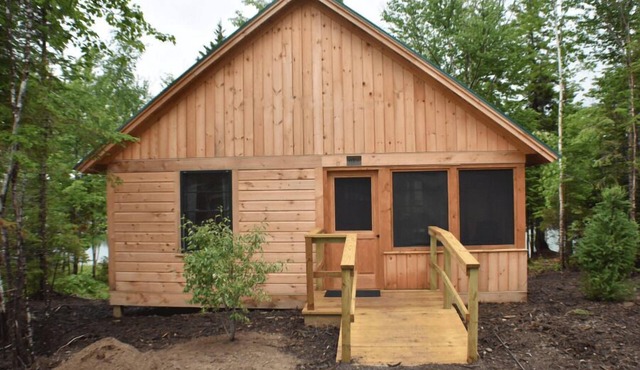 Comfy Lakeside Cabin: All Meals, Canoes, & Kayaks Included, Shared Sauna