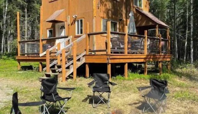 Comfy/Private Alaskan Cabin 1