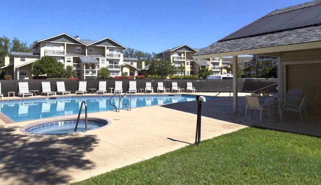 Convenient condo in Waikoloa with pool/jacuzzi