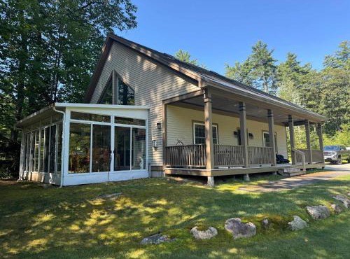 Conway Lake Charm - Beautiful Waterfront Community