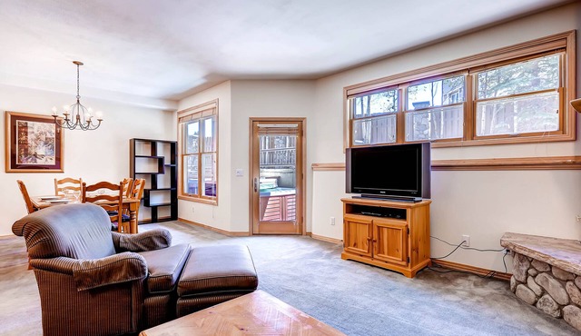Corral at Breckenridge #103E: Cozy and Close to Town - Private Hot Tub