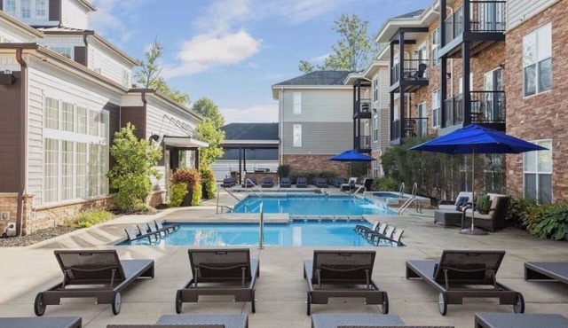 Cozy 1-bedroom apartment in gorgeous Columbus with AC and gym