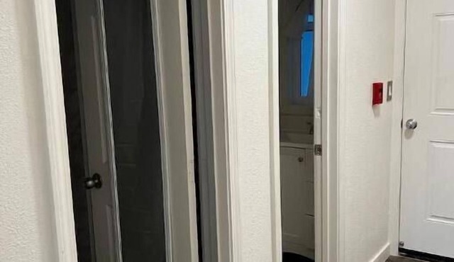 Cozy 3 bedroom apartment in Historic Downtown Hilo
