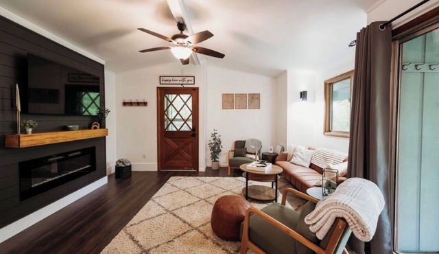 Cozy 3-bedroom treehouse in Banner Elk minutes from hiking, skiing & more!