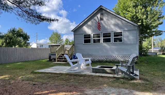 Cozy Cottage on Ellis Pond-Cabin #2 at Kozy Cove