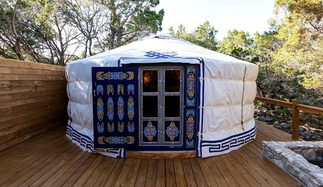 Cozy Couples Yurt with Hot Tub in Dripping Springs, Texas