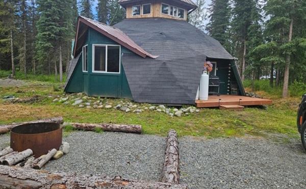 Cozy Dome Away from Home Inn A Nutshell