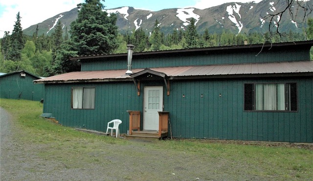 Cozy Family-Friendly Vacation Rental in Cooper Landing, Alaska