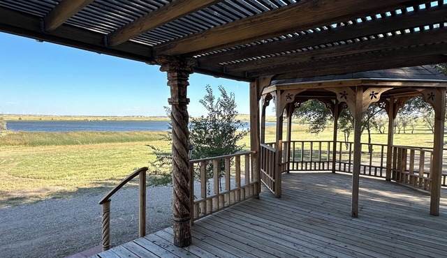 Cozy Lakefront Getaway - 3 Bed, 2 Bath Retreat with Scenic Walking Path