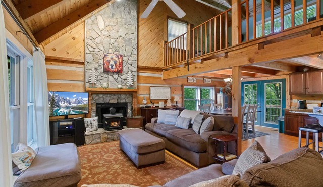 Cozy Log Cabin with Views of Grandfather Mountain