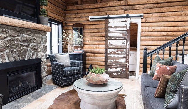Cozy Mountain Log Cabin - AMAZING Location!