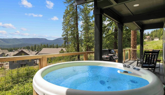 Cozy Mountain Views w/Complementary Early Check in, Late Check Out